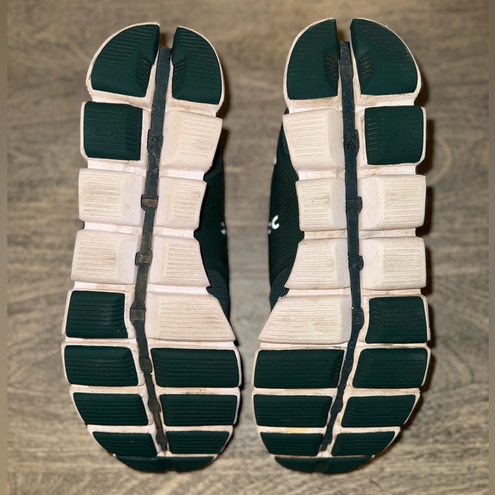 On Running Cloud 5 Sneakers in Obsidian/Evergreen - Picture 6 of 10